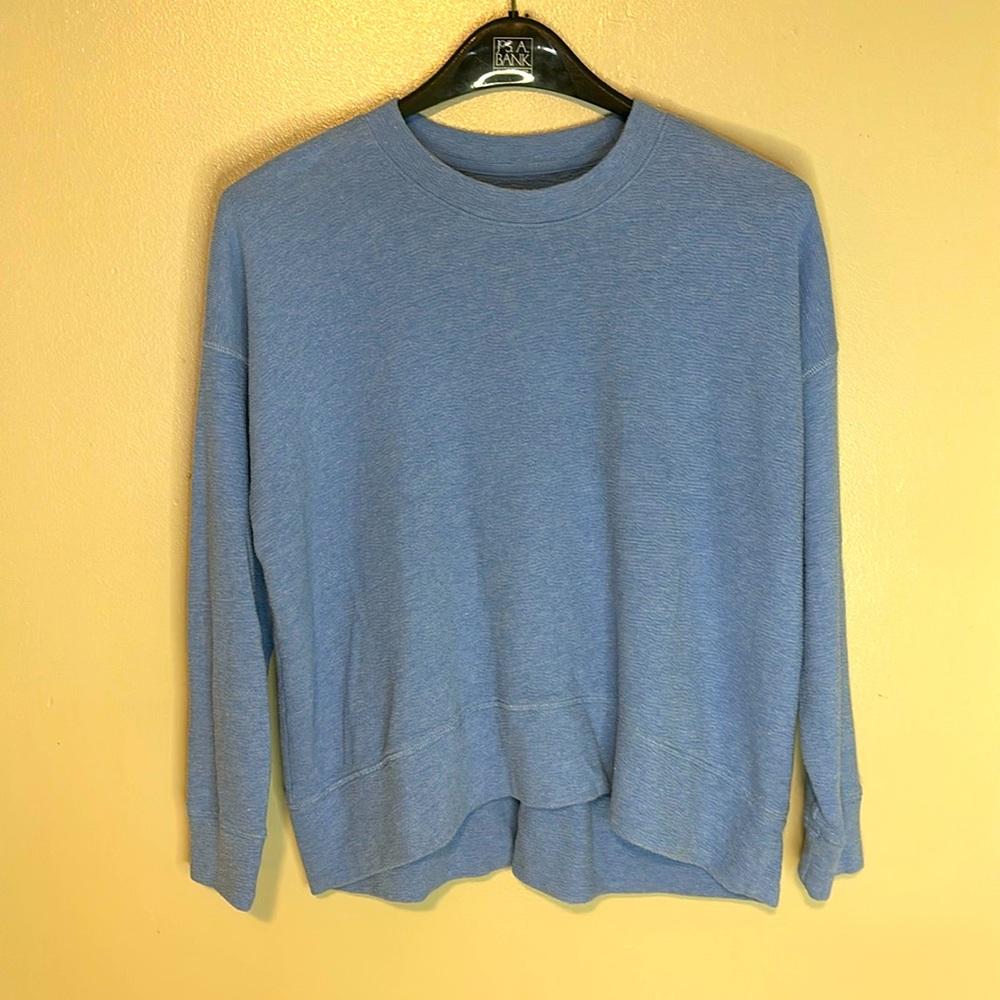 Aerie women’s pull over top size small in great condition